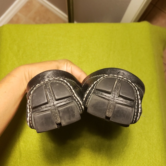 Banana Republic leather driving shoe. - Picture 3 of 4